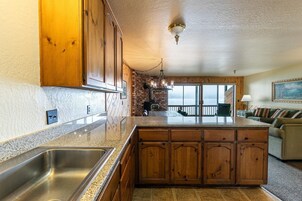 Townhome, 2 Bedrooms | Interior