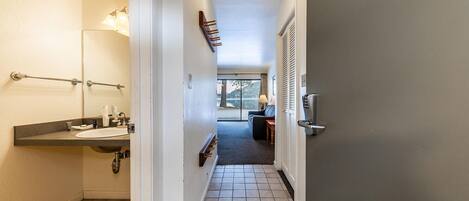 Condo, 1 Bedroom | Bathroom | Towels