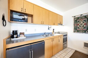 Condo, 1 Bedroom | Private kitchen - 145 Bldg C 1 Bedroom Condo (Truckee)