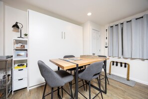 Studio | Dining - 124 Bldg B Studio (Truckee)