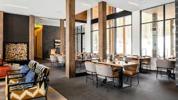 Condo, 1 Bedroom | Dining