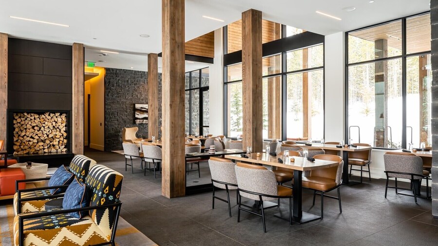 230 Lakelodge 1 Bedroom Condo