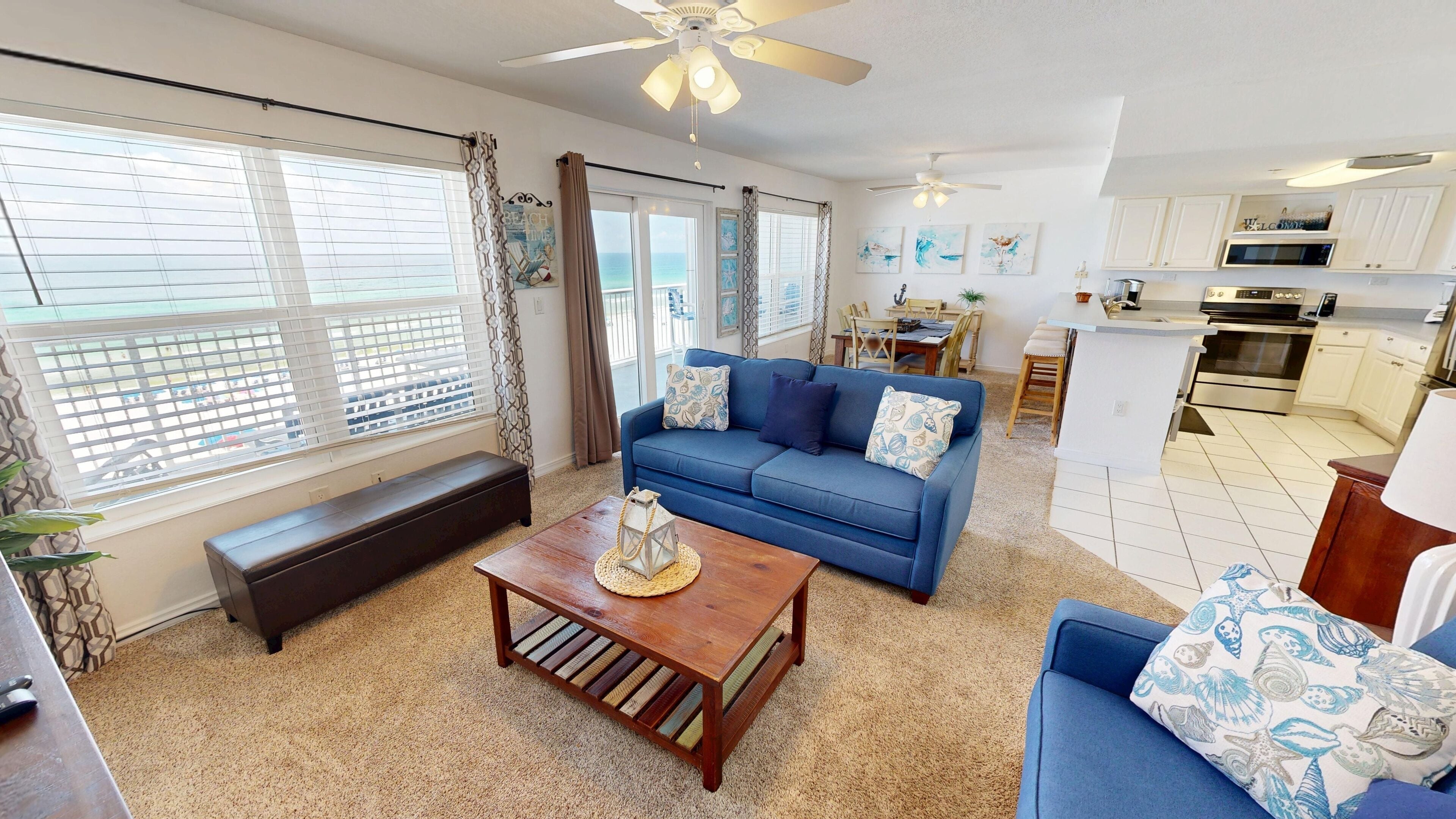 Condo, 2 Bedrooms | Living area