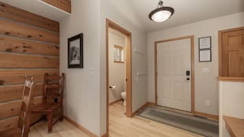 House, 3 Bedrooms | Interior