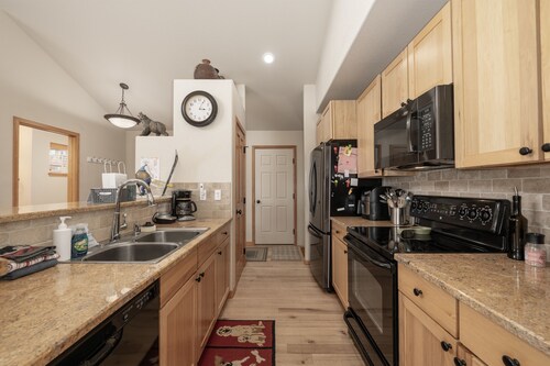130 Discovery Court At Rendezvous 3 Bedroom Home