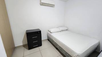 Iron/ironing board, WiFi