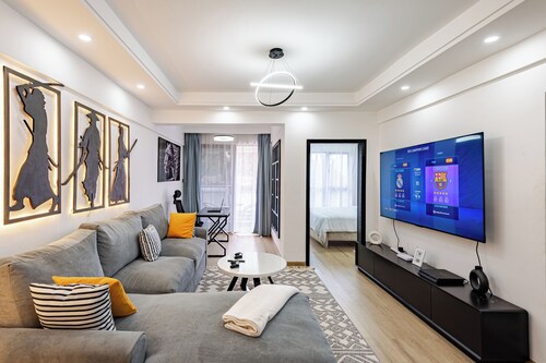 Modern 1-bedroom Apartment in Vibrant Westlands, Nairobi