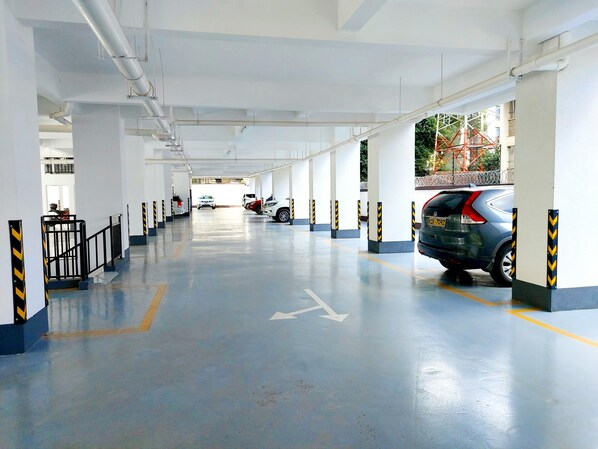 Condo, 1 quarto, acessível, para fumantes | Estacionamento | Estacionamento limitado