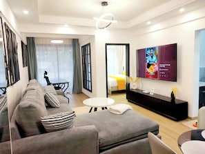 Condo, 1 Bedroom, Accessible, Smoking | Living room