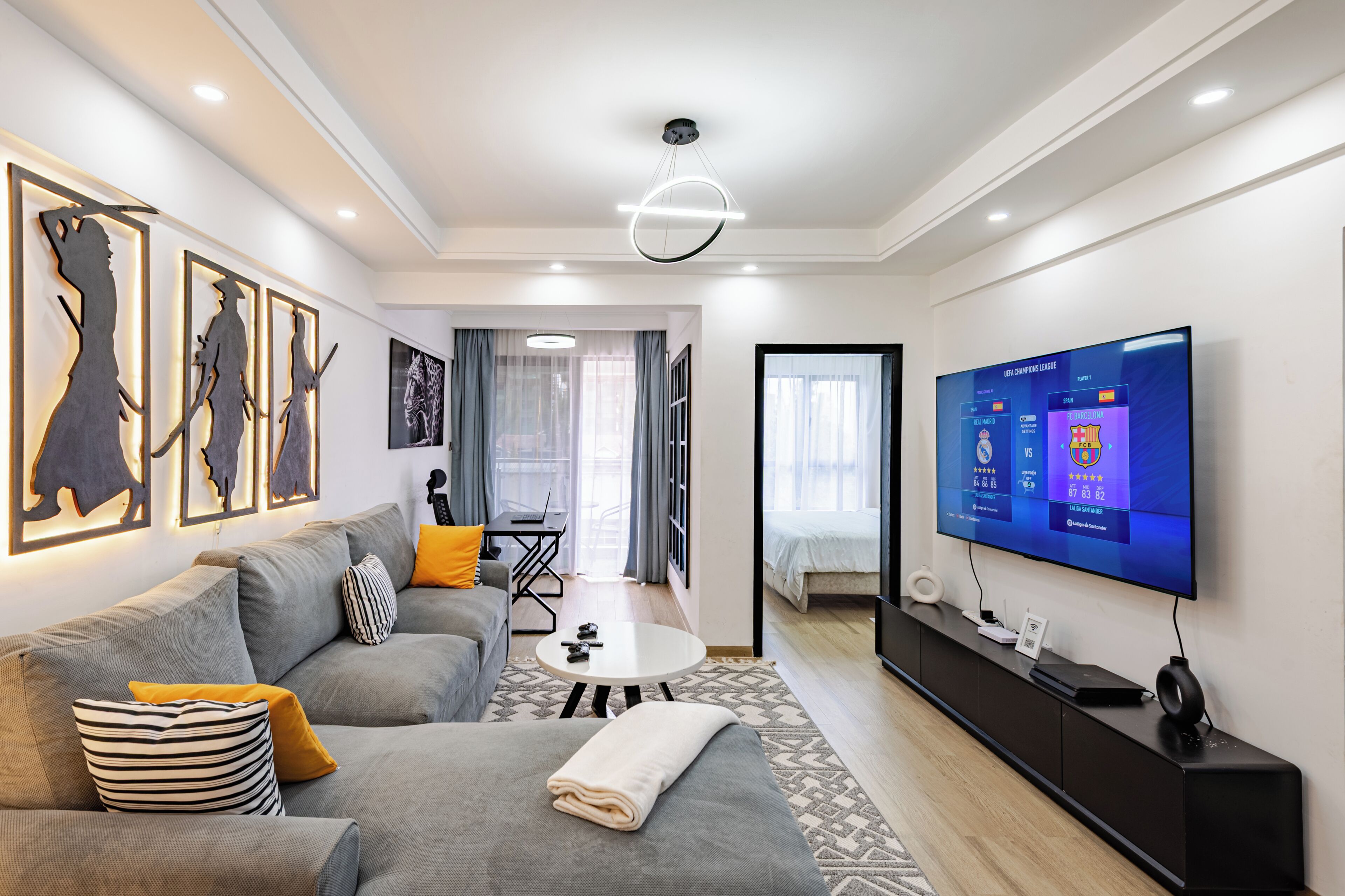 Apartment, 1 Bedroom, Accessible, Smoking | Living room
