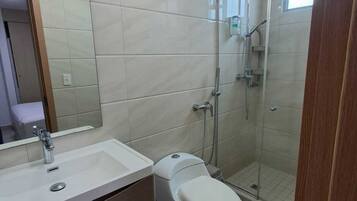 Handtücher, Seife, Toilettenpapier