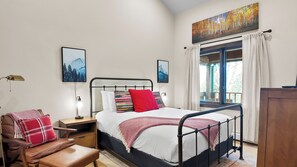 7 makuuhuonetta, työpöytä, silitysrauta/-lauta, ilmainen Wi-Fi