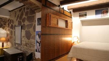 7 slaapkamers, een strijkplank/strijkijzer, wifi, beddengoed