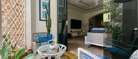 Apartment, 1 Bedroom, Accessible, Balcony | Living room