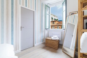 2 chambres, fer et planche à repasser, Wi-Fi, draps fournis