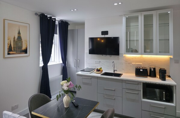 微波炉、炉灶、洗碗机、烤面包机