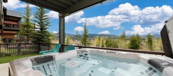 Escape in Style: Welcome to our Rendezvous Retreat