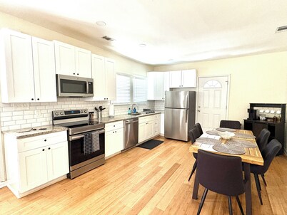 Stay Near it all ATL