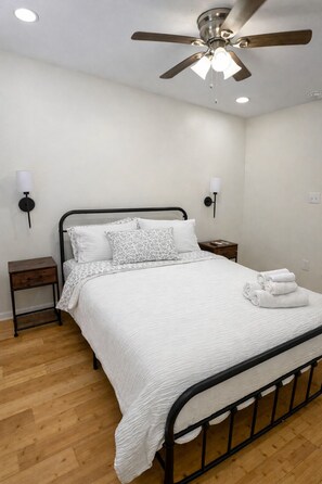 3 多间卧室、熨斗/熨衣板、WiFi、床单