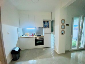 Oven, stovetop
