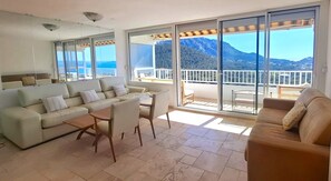 Living area - A nest between sea and sky! (Marseille)