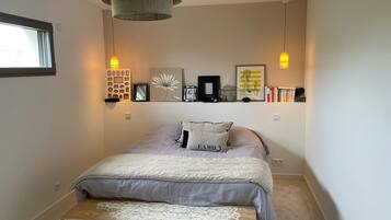 3 chambres, fer et planche à repasser, Wi-Fi, draps fournis