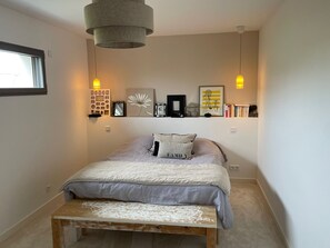 3 chambres, fer et planche à repasser, Wi-Fi, draps fournis