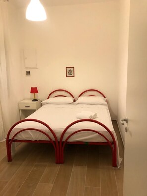 4 dormitorios, tabla de planchar con plancha, wifi y ropa de cama
