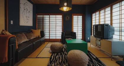 Convenient and stylish City Pop inspired retreat at the foot of Mt.Fuji!