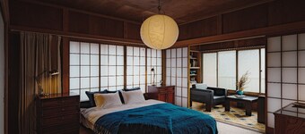 Convenient and stylish City Pop inspired retreat at the foot of Mt.Fuji!