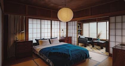 Convenient and stylish City Pop inspired retreat at the foot of Mt.Fuji!