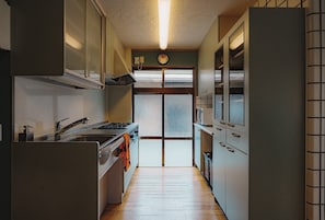 Microwave, stovetop, paper towels