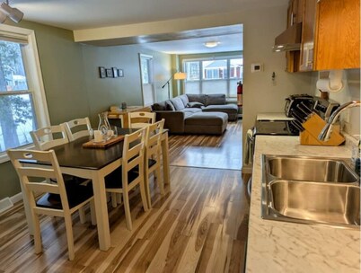 Cozy Home near Burlington