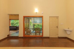 Villa supérieure, 2 chambres, piscine privée, vue sur la cour intérieure | Coffre-fort, ameublement unique, rideaux d’obscurcissement