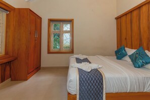 Villa supérieure, 2 chambres, piscine privée, vue sur la cour intérieure | Coffre-fort, ameublement unique, rideaux d’obscurcissement