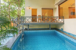 Superior-Villa, 2 Schlafzimmer, eigener Pool, Blick auf den Innenhof | Eigener Pool