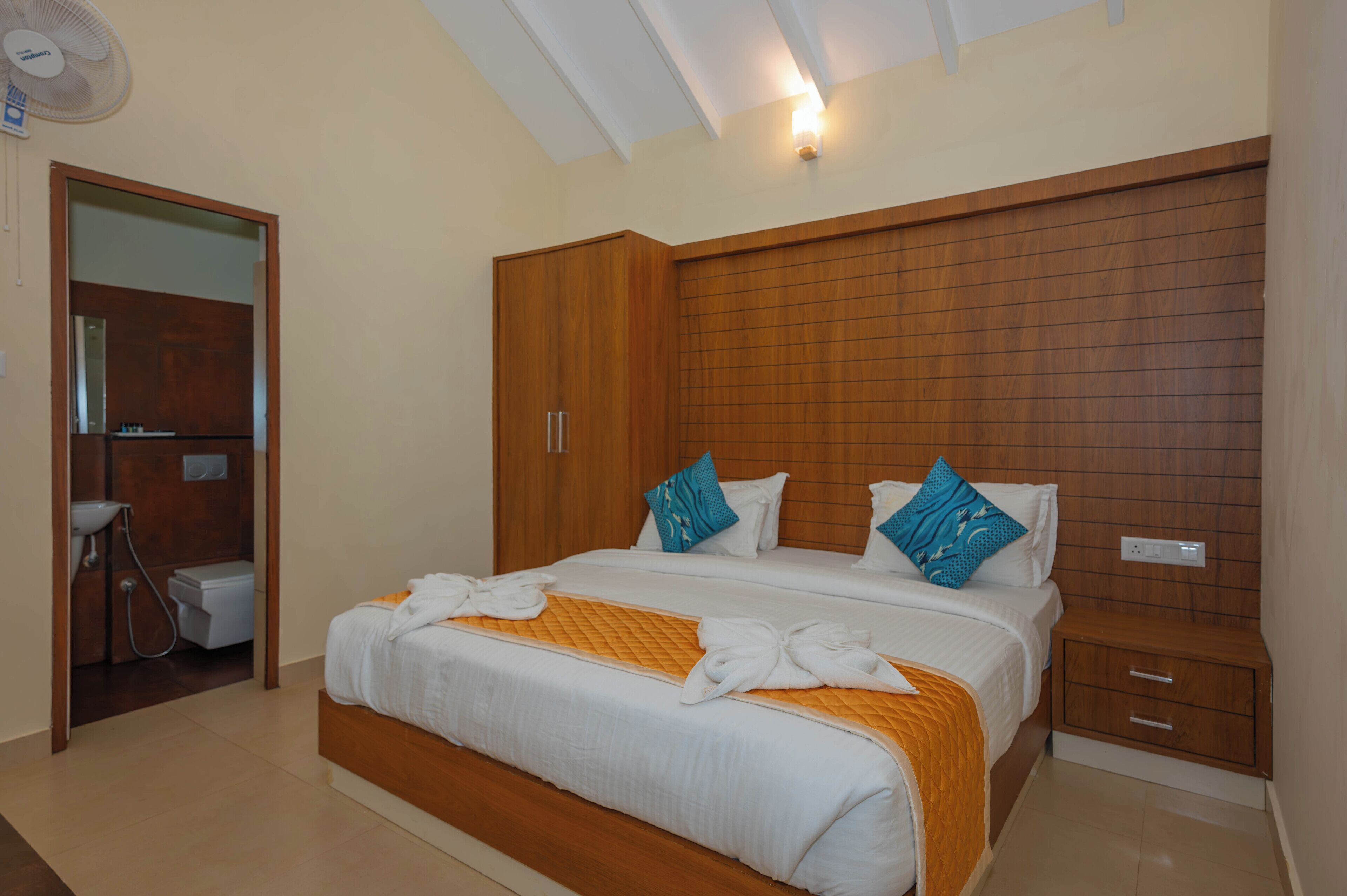 Premium Villa, 2 Bedrooms, Air conditioning, Garden View | In-room safe, individually furnished, blackout drapes