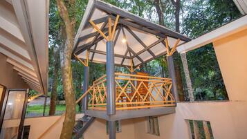 Vila Premium, 2 kamar tidur, AC, pemandangan kebun | Brankas dan dilengkapi dengan perabotan berbeda-beda