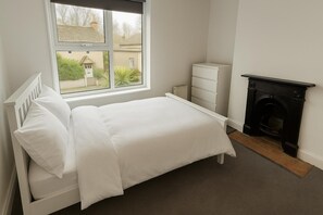 3 dormitorios, tabla de planchar con plancha, wifi gratis y ropa de cama