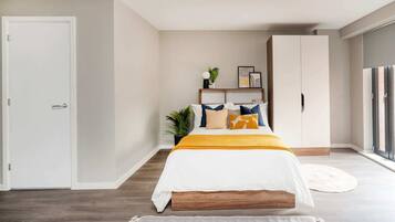 Studio, Non Smoking | Blackout drapes, free WiFi