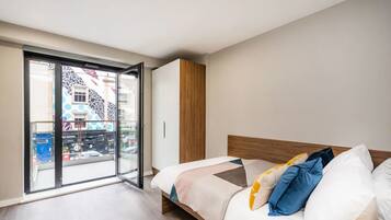 Estudio, no fumadores | Cortinas opacas y wifi gratis