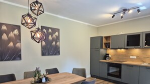 茶具/咖啡用具、冰箱、微波炉、烤箱