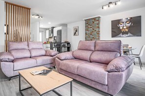 Smart TV - Zurbaran Villa 5 - Three Bedroom Villa, Sleeps 6 (Nerja)