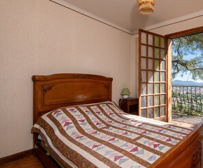 4 Schlafzimmer, Bügeleisen/Bügelbrett, WLAN, Bettwäsche