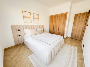 Fer et planche à repasser, lit de bébé portatif, accès au Wi-Fi (inclus)