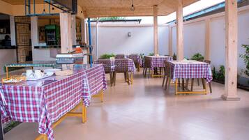 Café da manhã continental grátis todos os dias