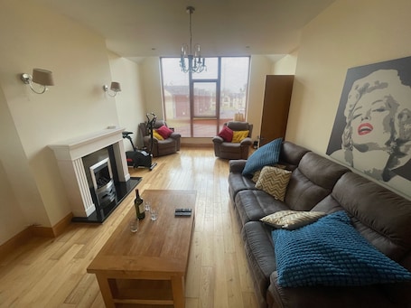Living area. Luxury 3 Bedrooms on Famous Esker Hills Golf Course