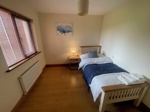 3 dormitorios, tabla de planchar con plancha, wifi y ropa de cama