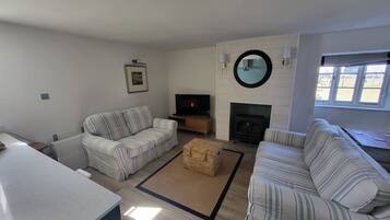 Cottage | Living area