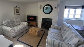 Cottage | Living area